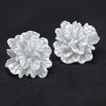Textured White Flower Stud Earrings, Bridal Jewelry, Bridal Stud Earrings, Bridal Earrings, Statement Earrings, Bridesmaid Earring.